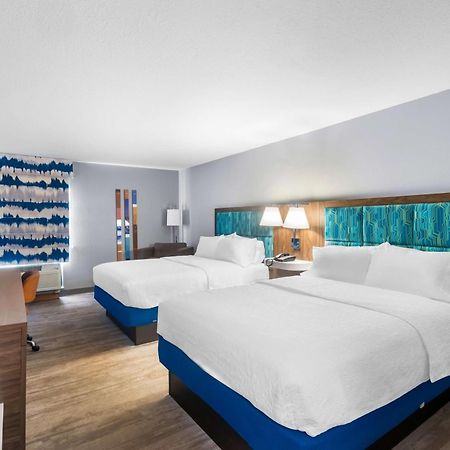 Hampton Inn Marion Bagian luar foto
