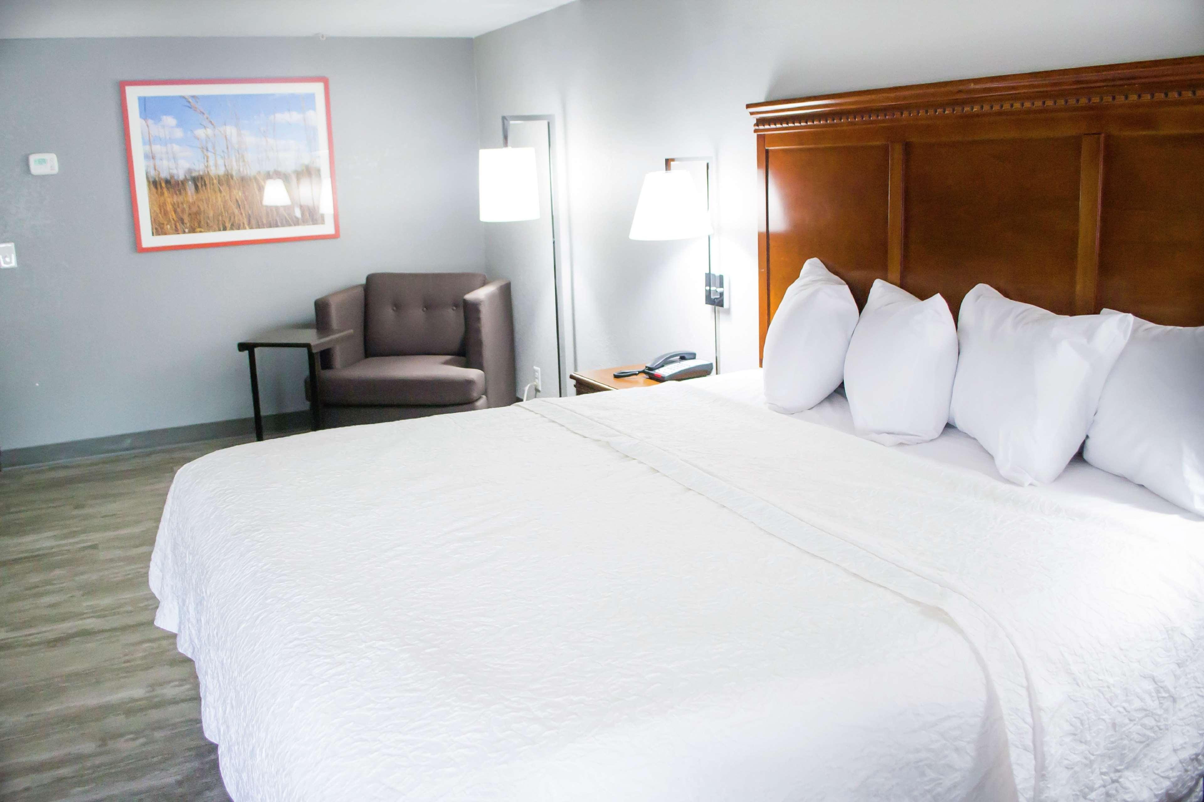 Hampton Inn Marion Bagian luar foto