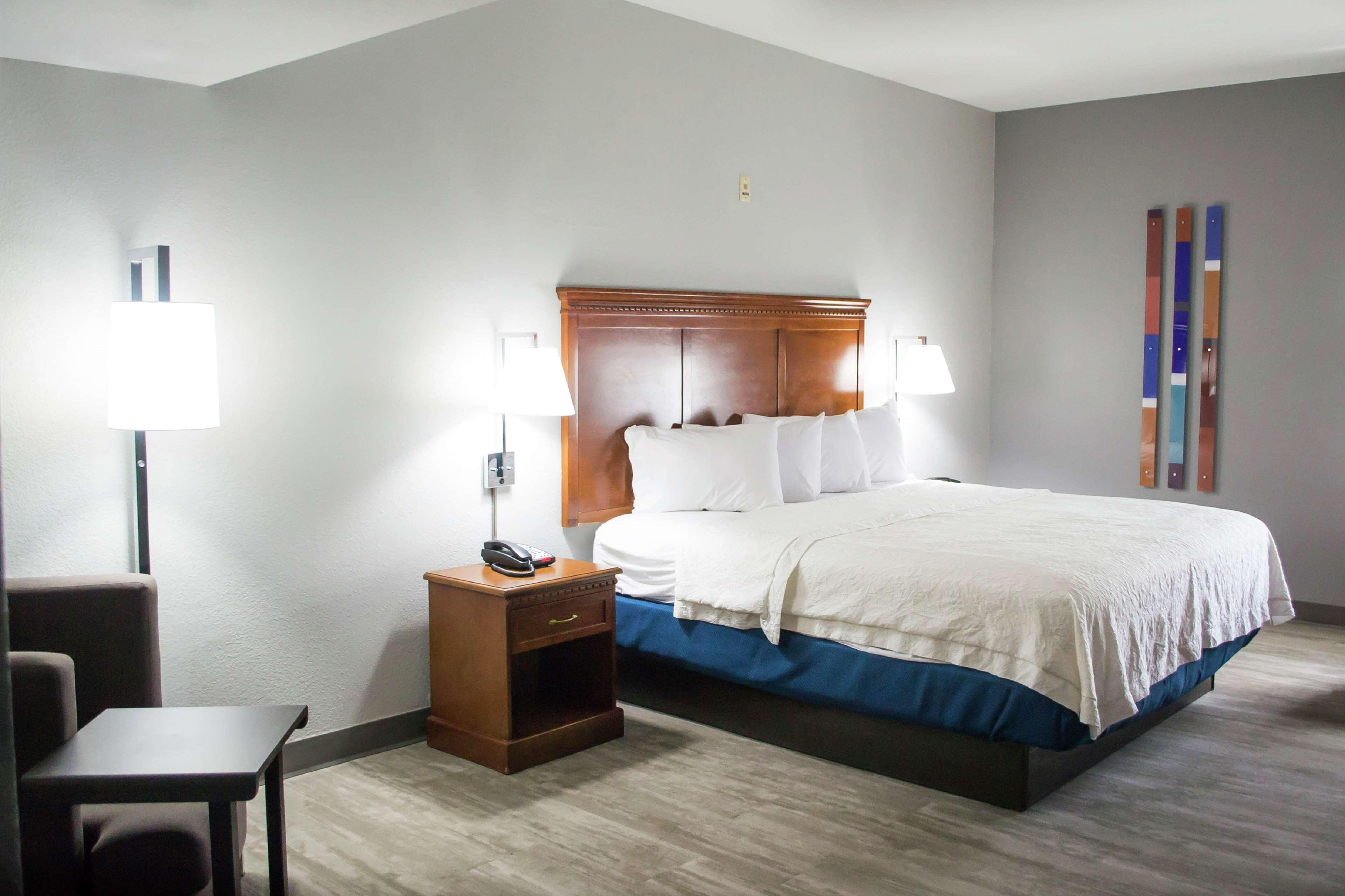 Hampton Inn Marion Bagian luar foto