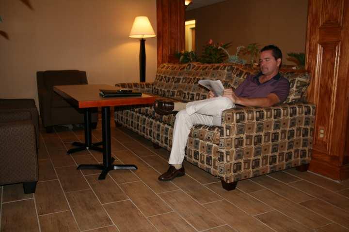 Hampton Inn Marion Bagian luar foto