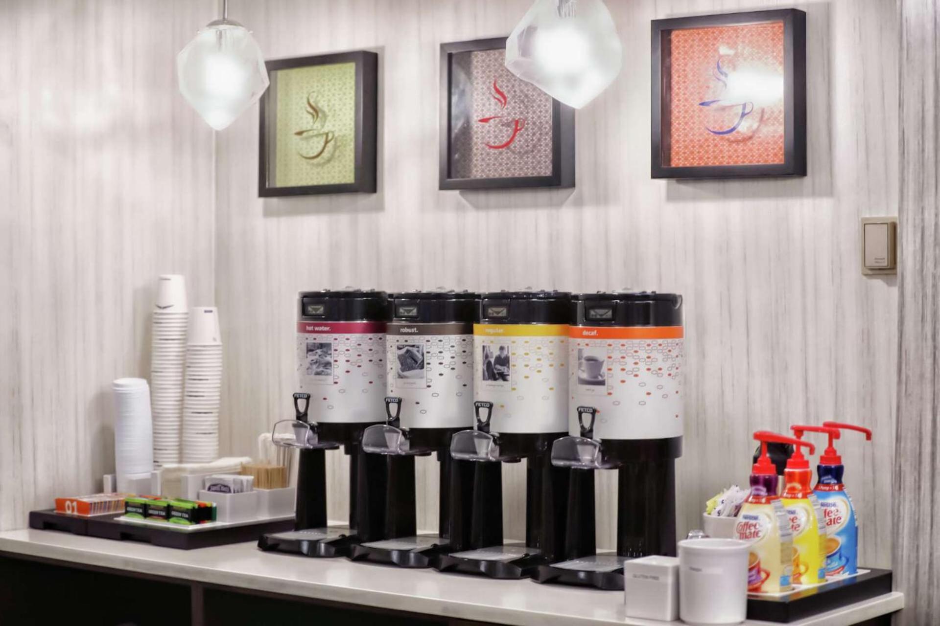 Hampton Inn Marion Bagian luar foto