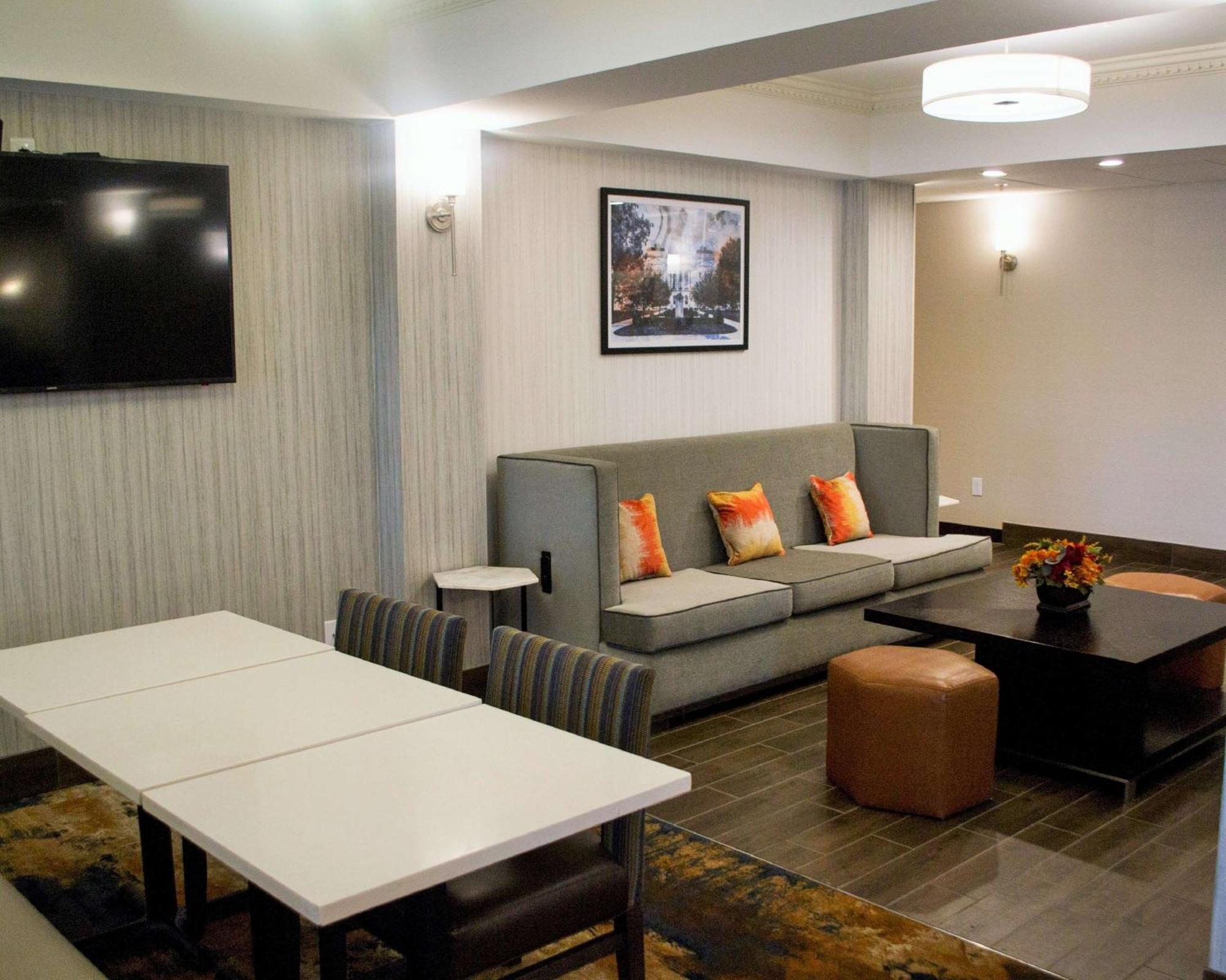 Hampton Inn Marion Bagian luar foto