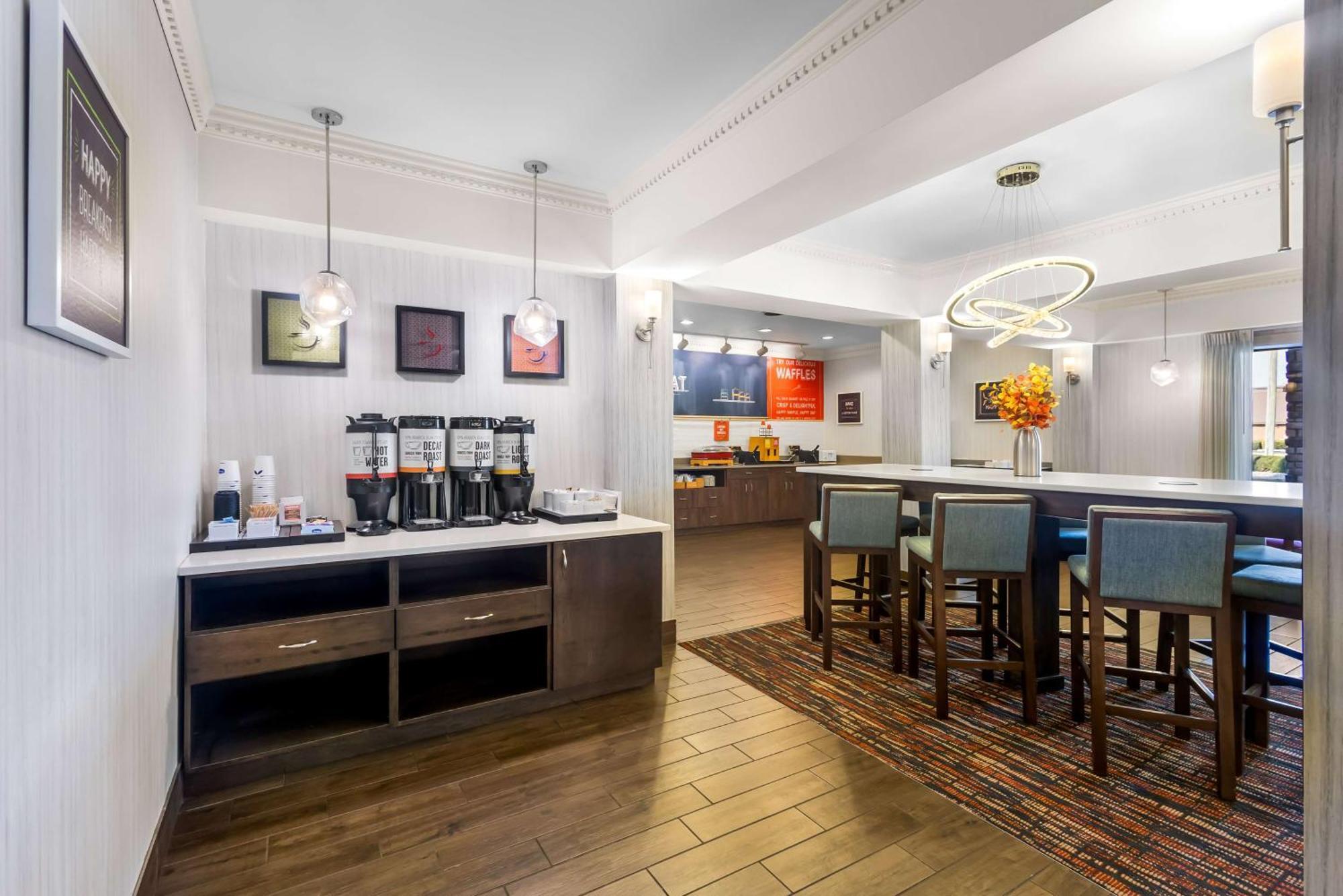Hampton Inn Marion Bagian luar foto