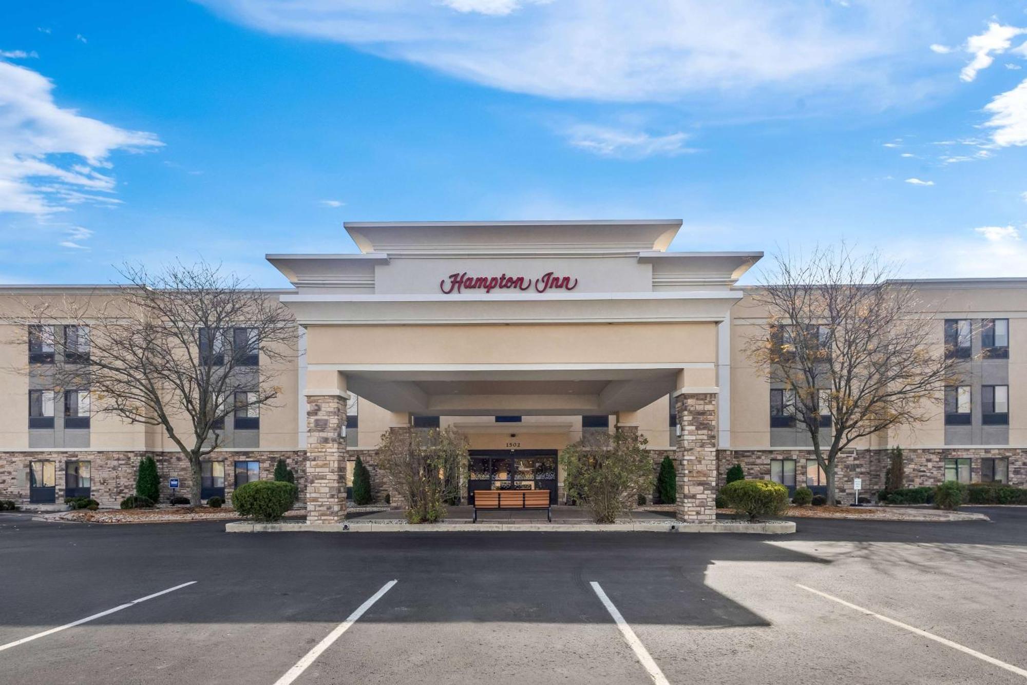 Hampton Inn Marion Bagian luar foto